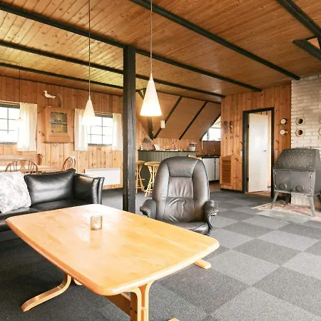 Holiday home Three-bedroom In 2 *