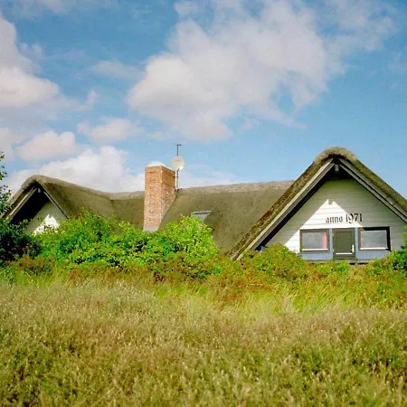 Three-bedroom In 2 Holiday home
