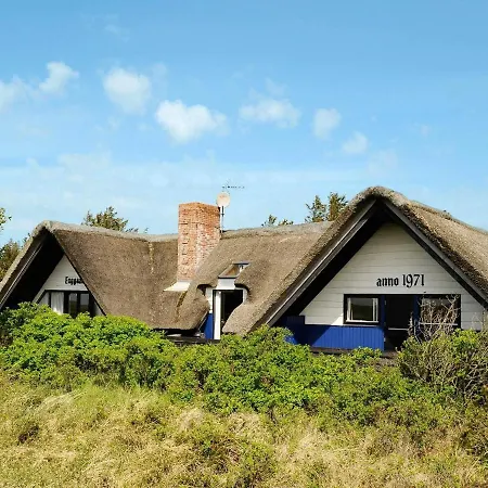 Three-bedroom In 2 *