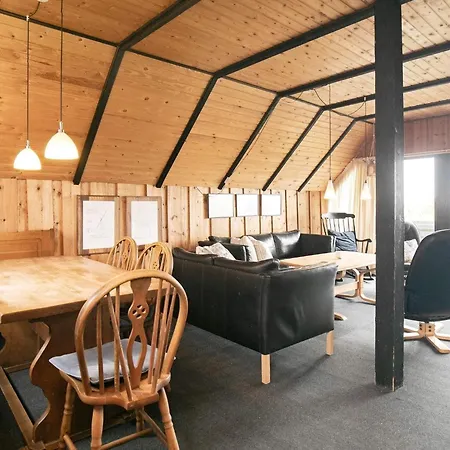 Three-bedroom In 2 Holiday home