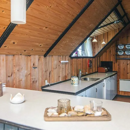 Дом отдыха Three-bedroom In 2 Блаванн