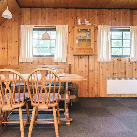 Three-bedroom In 2 Дом отдыха Блаванн