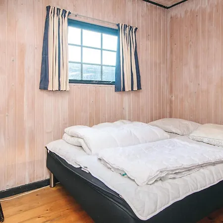 Дом отдыха Three-bedroom In 2 Блаванн